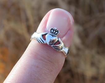 Vintage 925 Sterling Silver Claddagh Ring With Braided Band