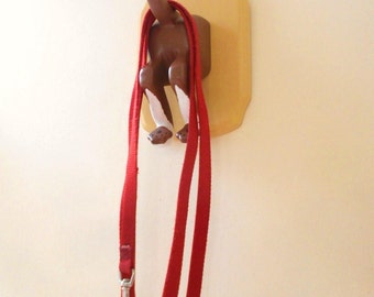 Bottoms Up Dog Leash Holder