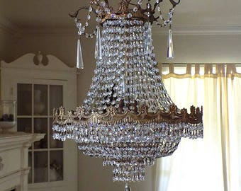 WOW! HUGE! 10 Light Antique Brass Chandelier w/ Flowers ~ Vintage Shabby Cottage Chic ~ Old Hollywood Regency ~ Over 1000 Crystal Prisms