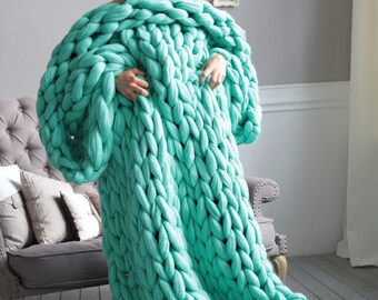 Chunky knit blanket. super bulky blanket. 23 microns. super chunky blanket