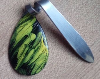Pendant scoop lacquer finish.