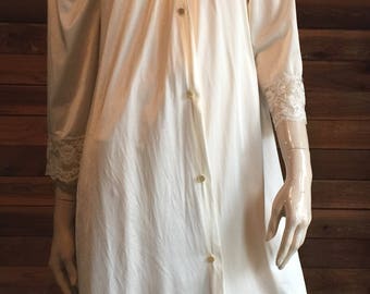 Vintage Lingerie 1970s GILEAD Light Yellow Size Small Peignoir or Robe Style 4931