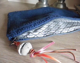 Crocheted in a trendy blue travel pouch