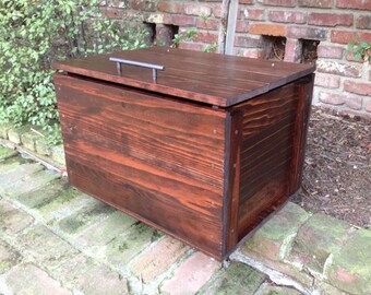 Redwood chest, rustic style, multi-use, blanket storage, toybox, hope chest, general storage, equipped with slow close hinge.