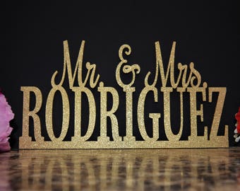 Wedding Name Sign - Mr and Mrs Sign - Custom Name sign - Mr & Mrs Wood Name Personalized Name Sign - Mr and Mrs Sweetheart Table Centerpiece