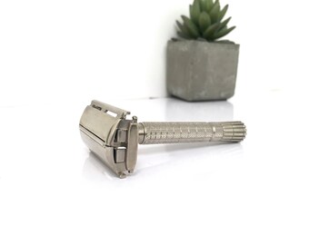 Vintage 1954 Gillette Z4 Double Edge Safety Razor -TTO Flare Tip- Gifts for Men