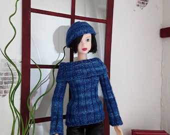 Hand knitted blue sweater for Momoko