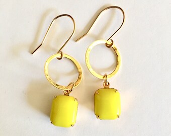 Vintage Chartreuse Glass Earrings, Gold Earrings, Chartreuse Earrings, Vintage Earrings