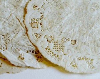 Coffee-dyed paper doilies (10 pieces)