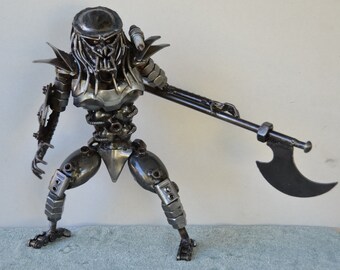 PREDATOR 12 inches, with Axe & Shield - Scrap Metal Art