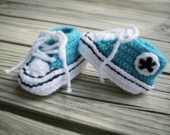 Crochet Newborn Baby Converse Shoes, Baby Booties, Photo Props