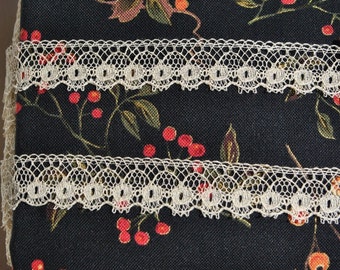 suberb vintage 1950s Plauener Spitze natural tone ecru valenciennes all cotton lace trim 5 meters 15 mm wide Unused