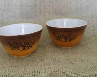 Two Tone Brown Pyrex Mixing Bowls