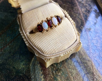 Opal Garnet Ring - Eternity Ring - 9K Gold - Wedding Band - Vintage Jewelry