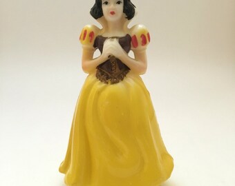 Vintage plastic Disney Snow White figurine, Disney figurine, Snow White figure, Snow white cake topper, disney princess figurine, disney toy