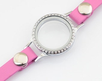 Floating charm bracelet