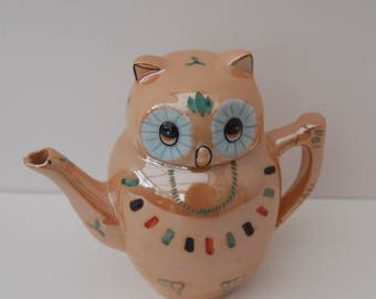 Lovely Owl Teapot, Lustre novelty teapot