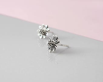 Daisy Earrings - Stud - Silver Stud Earrings - Flower Earrings - Tiny Stud Earrings - Flower Jewelry - Flower Stud Earrings- Silver Earrings