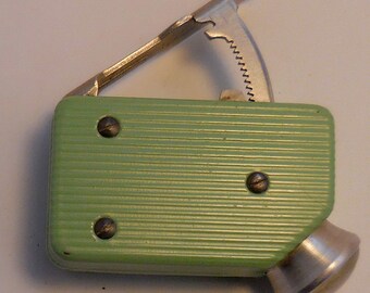 Hand Held Pump Flash Light