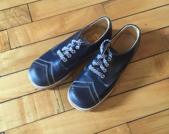 NEW Vintage 60s deadstock navy blue chevron leather shoes by Fpot Mates kids size 12 D
