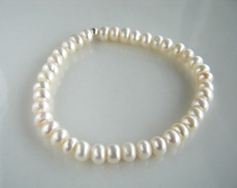 White Freshwater Pearl Stretch Bracelet White Pearl Bridal Bracelet Pearl Stacking Bracelet