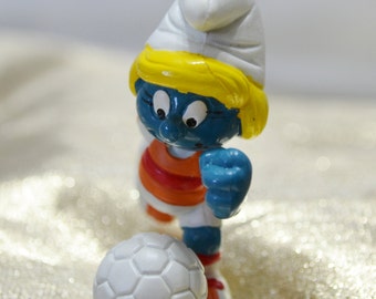 Vintage Soccer Smurfette - Smurfs - 1980s - Peyo - Berrie - Schleich