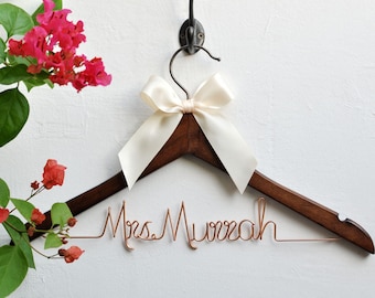 Personalized Wedding dress hanger, Bride hanger,Mrs hanger, Bridal Shower Gift,Personalized Bride Hanger,Personalized Custom Wedding Hanger,