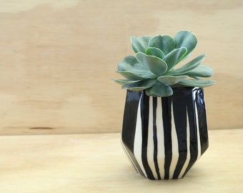 Black and white Planter, Geometric pot, Succulent Plant Pot, Minimal planter, Cute planter, Cactus Planter, Ceramic planter, Small Vase