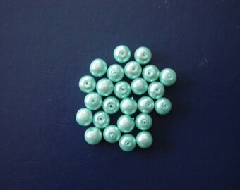 25 round 8 mm turquoise glass beads