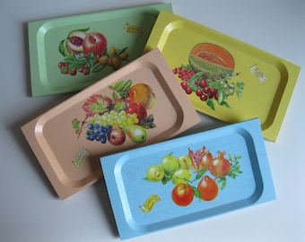 Set of 4 multicolored trays