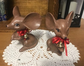 Charming set of 2 vintage mice figurines. Christmas mouse. Ceramic art