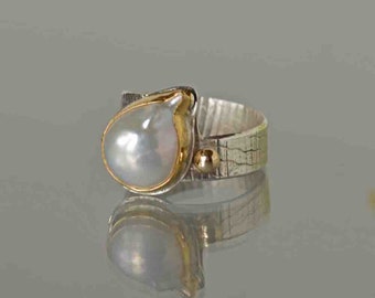 Baroque Pearl Ring in Gold and Silver, Large Pearl Ring, White Baroque Pearl Ring, June Birthstone Ring, Statement Pearl Ring, Made to Order