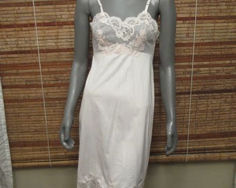 Full slip Van Raalte Light Pink Lace & Nylon Vintage Full Slip Lingerie Sz S 34