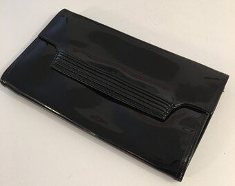 Vintage PATENT LEATHER CLUTCH /