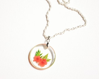 Pressed flower necklace, Red flower necklace, Dried flower pendant, Nature inspired, Resin jewelry gift, Resin pendant, Botanical necklace