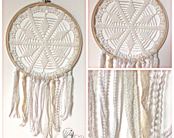 Attrape rêve, dreamcatcher en crochet blanc diam 30 cm