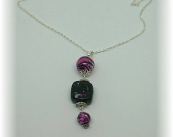 Black compositions and fuchsia - dangling Pearl Necklace
