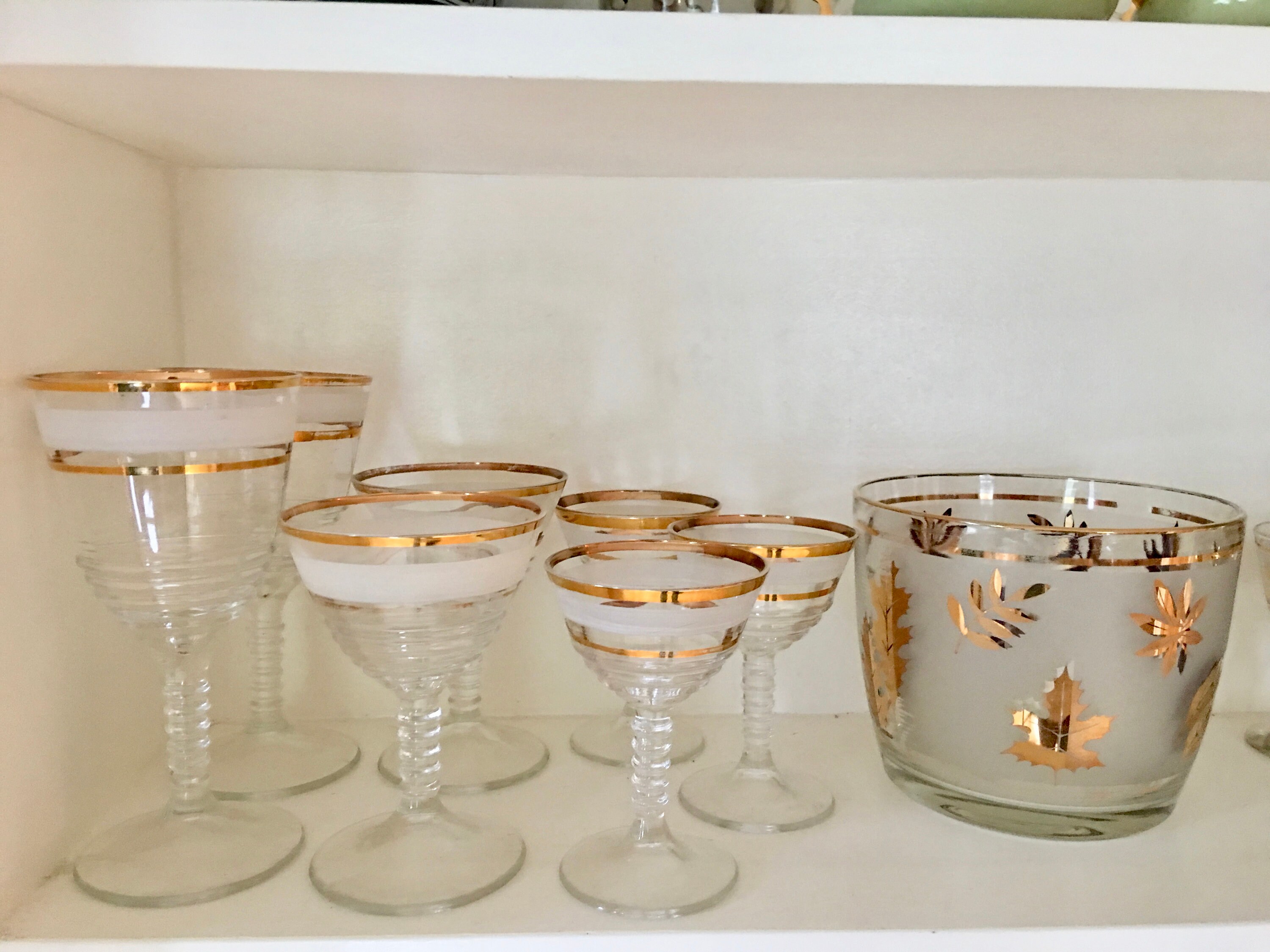 Mid Century Ribbed Stem Wine Glasses 2 Red Wine 2 White Wine 3