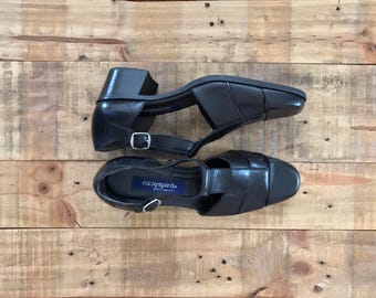 90's Black Leather Sandal Huaraches /Chunky Heel Sandals / Womens Sandals / Leather Sandals / 90s Sandals / 90s Chunky Heel Sandal