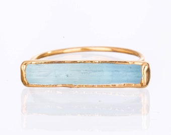 Raw Aquamarine Ring for Women, Statement Ring, Gold Ring, March Birthstone Ring, Raw Crystal Ring, Boho Ring, Gemstone Ring, Raw Stone Ring