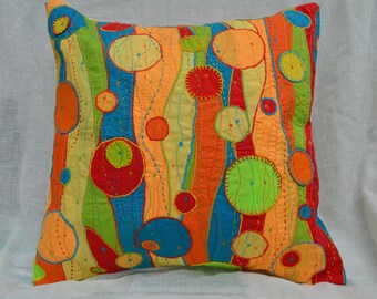 Bright circles cushion