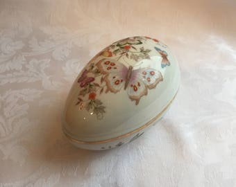 Vintage 1970s Avon Porcelain trinket box with gold trim