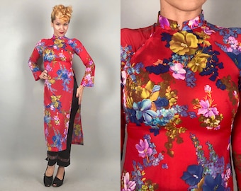 Vintage 1960s Coat Dress | 60s Scarlet Red Cheongsam QiPoa OverDress Lounge Coat w/ Blue & Purple Flowers and Bell Sleeves | Extra Small XS