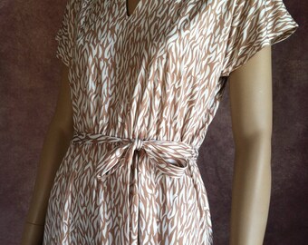 FINAL SALE --- Vintage 1970s Tan Abstract Print Belted Day Dress