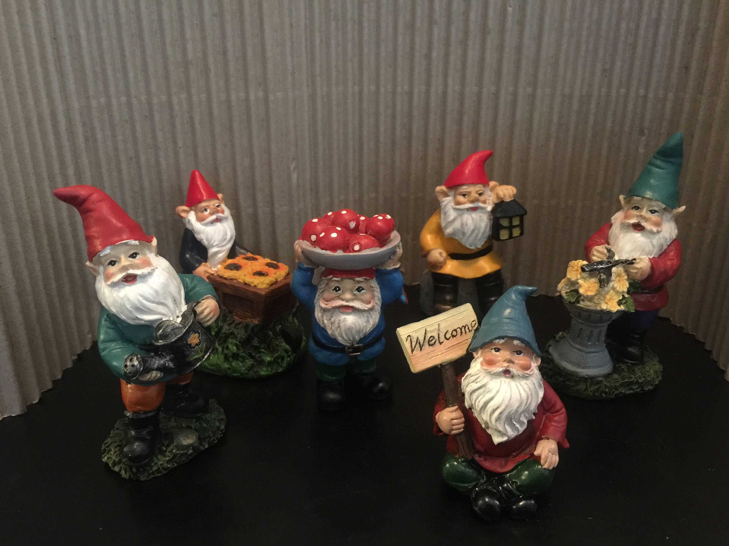 mini garden gnomes figurines set