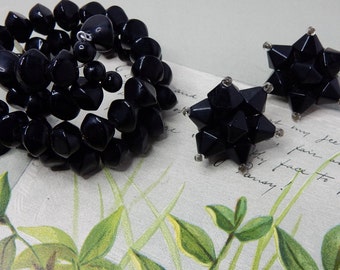 Vintage Black Glass Bead Spiral Memory Wire Bracelet & Matching Clip On Earrings OA35