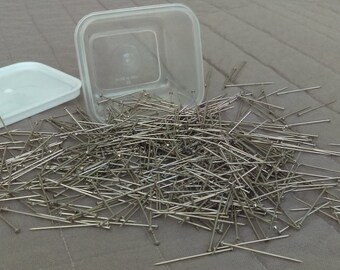 Straight Pins 600 Nickel Plated Steel in Plastic Box with Snap Lid Super Sharp Handy Pack