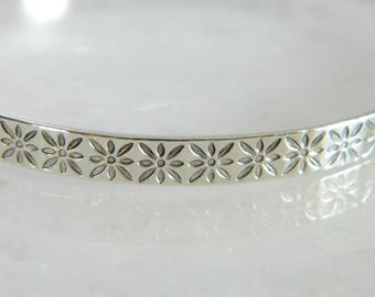 Wonderful Vintage Sterling Silver Bangle Bracelet