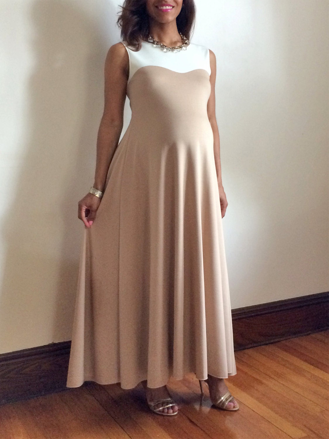 Maternity Dress Sweetheart Neutral Dress Strapless look