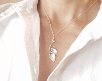 Silver Calla Lily Flower Necklace/ Feminine Necklace/ Calla Lily Necklace/ Dainty Jewelry/ Minimal Necklace/ Everyday Necklace